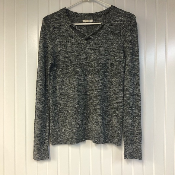 Maurices Women's Gray Long Sleeve VNeck Sweater XS - Picture 1 of 4